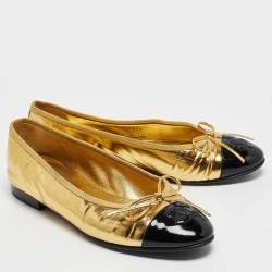 Pre Owned Chanel Gold/Black Patent and Leather CC Cap Toe Bow Ballet Flats Size 35.5