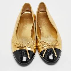 Pre Owned Chanel Gold/Black Patent and Leather CC Cap Toe Bow Ballet Flats Size 35.5