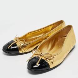 Pre Owned Chanel Gold/Black Patent and Leather CC Cap Toe Bow Ballet Flats Size 35.5