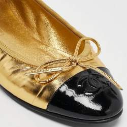 Pre Owned Chanel Gold/Black Patent and Leather CC Cap Toe Bow Ballet Flats Size 35.5