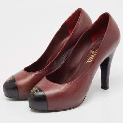 Pre Owned Chanel Burgundy/Black Leather CC Cap Toe Pumps Size 38.5