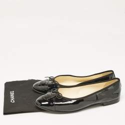Pre Owned Chanel Black Patent CC Cap Toe Bow Ballet Flats Size 42