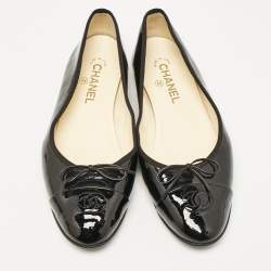 Pre Owned Chanel Black Patent CC Cap Toe Bow Ballet Flats Size 42