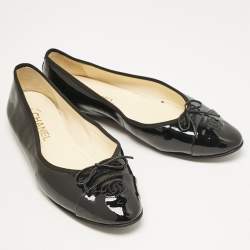 Pre Owned Chanel Black Patent CC Cap Toe Bow Ballet Flats Size 42
