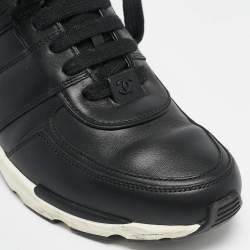 Pre Owned Chanel Black Leather CC Logo Low Top Sneakers Size 39