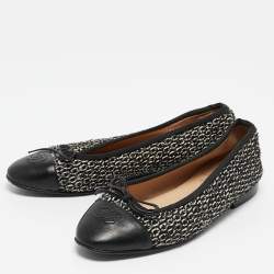 Pre Owned Chanel White/Black Leather and Lurex Fabric CC Ballet Flats Size 38