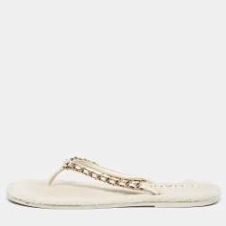 Pre Owned Chanel White Leather CC Chain Thong Flats Size 38