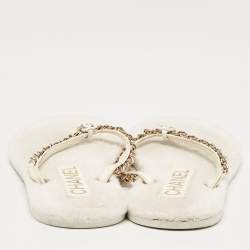 Pre Owned Chanel White Leather CC Chain Thong Flats Size 38