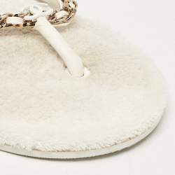 Pre Owned Chanel White Leather CC Chain Thong Flats Size 38