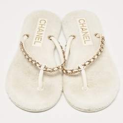 Pre Owned Chanel White Leather CC Chain Thong Flats Size 38