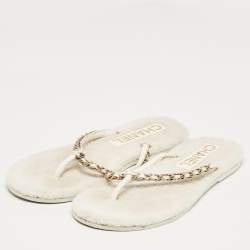 Pre Owned Chanel White Leather CC Chain Thong Flats Size 38
