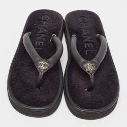 Pre Owned Chanel Black Leather CC Thong Flats Size 39