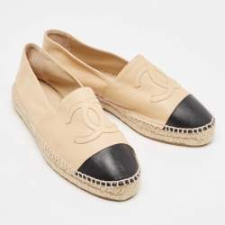مملوكة مسبقًا Chanel Beige/Black Leather CC Cap Toe Espadrille Flats Size 39