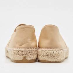 مملوكة مسبقًا Chanel Beige/Black Leather CC Cap Toe Espadrille Flats Size 39