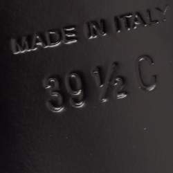 مملوكة مسبقًا Chanel Black Quilted Leather CC Cap Toe Pumps Size 39.5