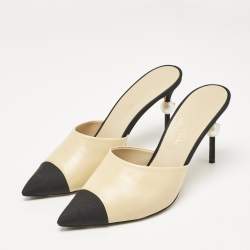 Chanel Beige/Black Leather and Fabric Cap Toe CC Faux Pearl Heel Mules Size 40.5