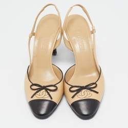 Pre Owned Chanel Beige/Black Leather Cap Toe CC Bow Slingback Pumps Size 37