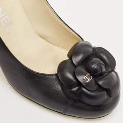 Pre Owned Chanel Black Leather CC Camelia Cap Toe Pumps Size 35