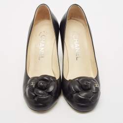 Pre Owned Chanel Black Leather CC Camelia Cap Toe Pumps Size 35