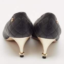 مملوكة مسبقًا Chanel Black Quilted Leather CC Cap Toe Pumps Size 38