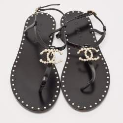 Pre Owned Chanel Black Patent and Leather CC Pearl Embellished Flat Thong Sandals Size 39.5