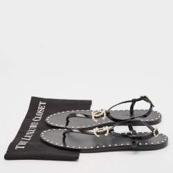 Pre Owned Chanel Black Patent and Leather CC Pearl Embellished Flat Thong Sandals Size 39.5