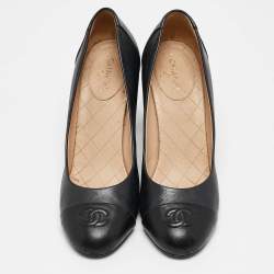 Pre Owned Chanel Navy Blue Leather CC Cap Toe Pumps Size 39
