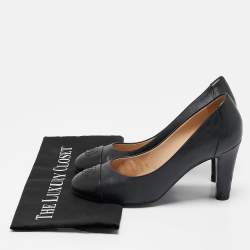 Pre Owned Chanel Navy Blue Leather CC Cap Toe Pumps Size 39