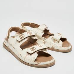 Pre Owned Chanel White/Beige Leather CC Logo Dad Flat Sandals Size 40