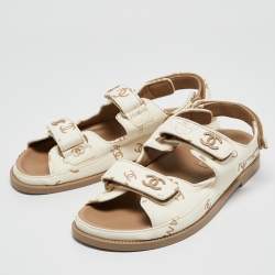 Pre Owned Chanel White/Beige Leather CC Logo Dad Flat Sandals Size 40