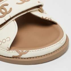 Pre Owned Chanel White/Beige Leather CC Logo Dad Flat Sandals Size 40