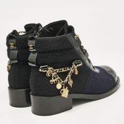 Pre Owned حذاء بوت للكاحل شانيل كومبات زخرفة لؤلؤ غطاء مقدمة سى سى جلد لامع وتويد متعدد الألوان مقاس 40