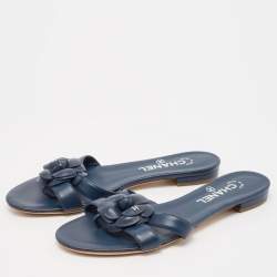 Pre Owned Chanel Navy Blue Leather CC Camellia Flat Sandals Size 39