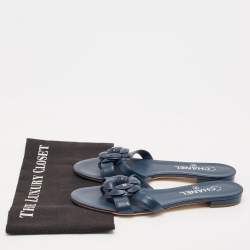 Pre Owned Chanel Navy Blue Leather CC Camellia Flat Sandals Size 39