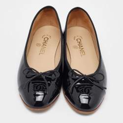 Pre Owned Chanel Black Patent Leather CC Ballet Flats Size 38