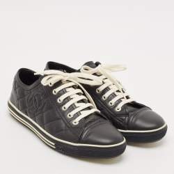 Pre Owned Chanel Black Quilted Leather CC Low Top Sneakers Size 37.5