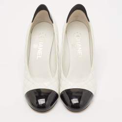 مملوكة مسبقًا Chanel White/Black Quilted Leather and Patent Cap Toe CC Pumps Size 36.5