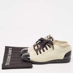Pre Owned Chanel Black/Cream Leather and Patent Cap Toe Lace Up Sneakers Size 38