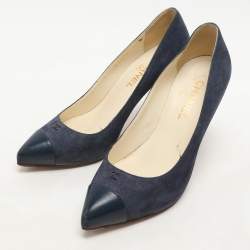 Pre Owned Chanel Blue Leather and Suede CC Cap Toe Pumps Size 38.5
