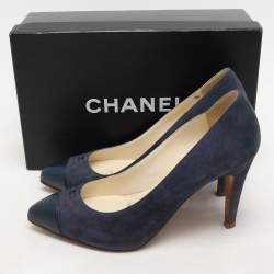 Pre Owned Chanel Blue Leather and Suede CC Cap Toe Pumps Size 38.5