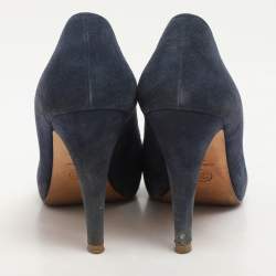 Pre Owned Chanel Blue Leather and Suede CC Cap Toe Pumps Size 38.5