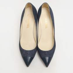 Pre Owned Chanel Blue Leather and Suede CC Cap Toe Pumps Size 38.5