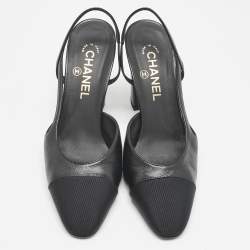 مملوكة مسبقًا Chanel Black Leather and Canvas CC Cap Toe Slingback Pumps Size 39