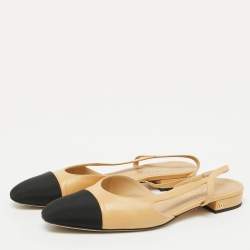 Pre Owned Chanel Beige/Black Leather and Fabric CC Cap Toe Flat Slingback Sandals Size 39.5