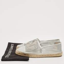 Pre Owned Chanel Metallic Silver Mesh And Fabric CC Cap Toe Espadrilles Flats Size 40
