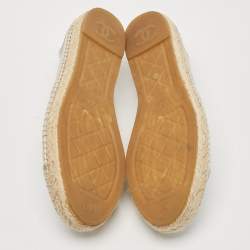 Pre Owned Chanel Metallic Silver Mesh And Fabric CC Cap Toe Espadrilles Flats Size 40