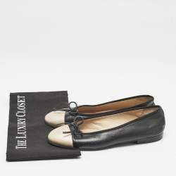 Pre Owned Chanel Black/Beige Leather CC Ballet Flats Size 37.5