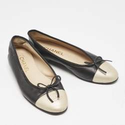 Pre Owned Chanel Black/Beige Leather CC Ballet Flats Size 37.5