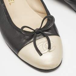 Pre Owned Chanel Black/Beige Leather CC Ballet Flats Size 37.5