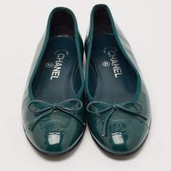 Pre Owned Chanel Dark Green Patent Leather CC Ballet Flats Size 37